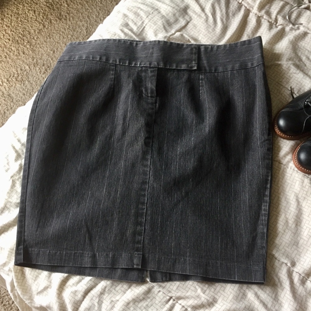 TORRID Grey Pin Stripe Pencil Skirt Size 18